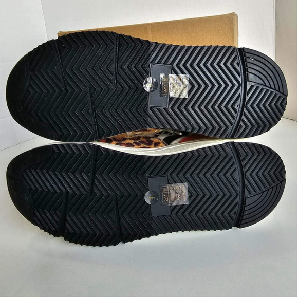 NIB - Vici, Oasis Society, Women's "Take The Lead" Running Sneaker. Size: 7 - Picture 7 of 16